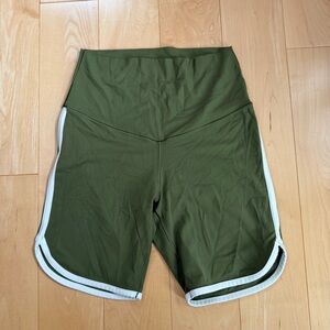 Aerie OFFLINE Real Me Xtra 7"
Track Bike Short - Green